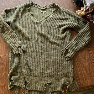 Shark bite raw edge frayed sweater Wonderly